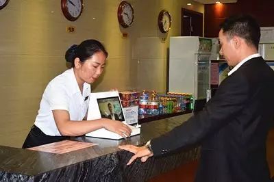 鄭州華筵商務(wù)酒店崗位技能大賽圓滿落幕，人臉身份證識(shí)別實(shí)操成亮點(diǎn)